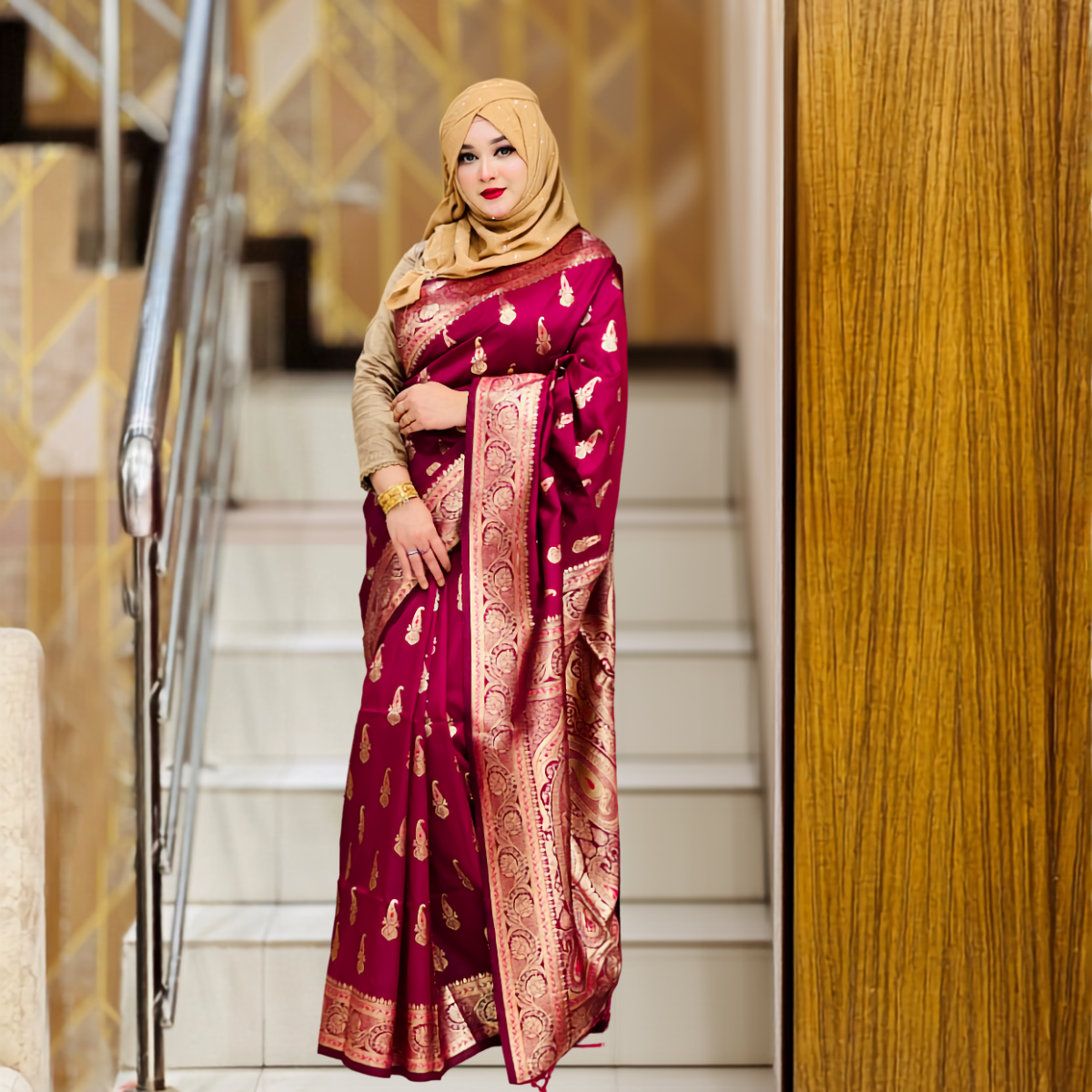 ঐতিহ্যবাহী বেনারশি শাড়ি